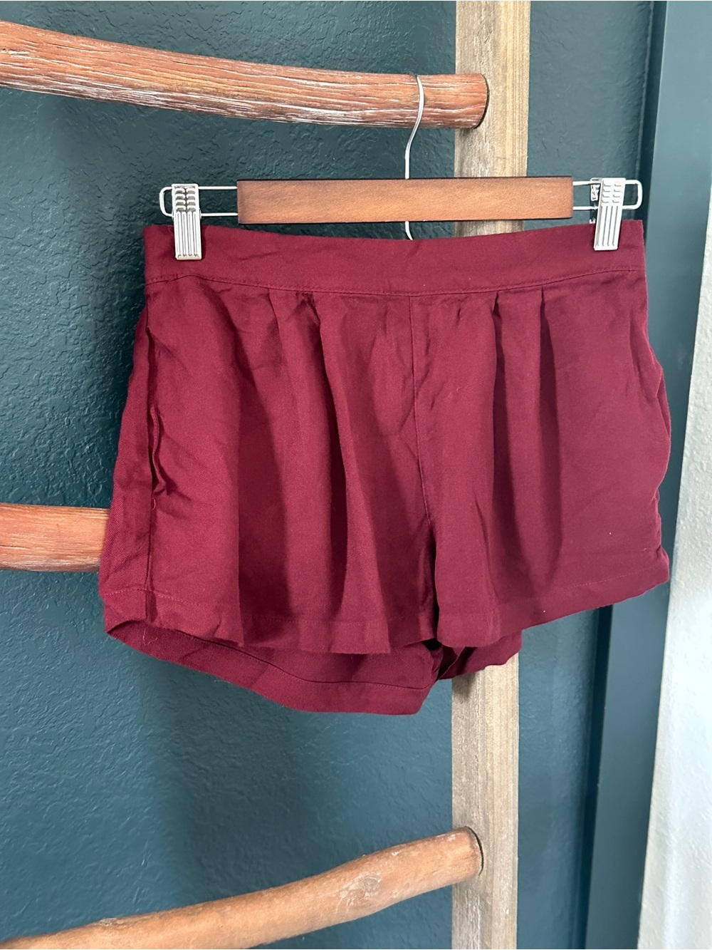 Women’s Burgundy Pleated Shorts Size XS